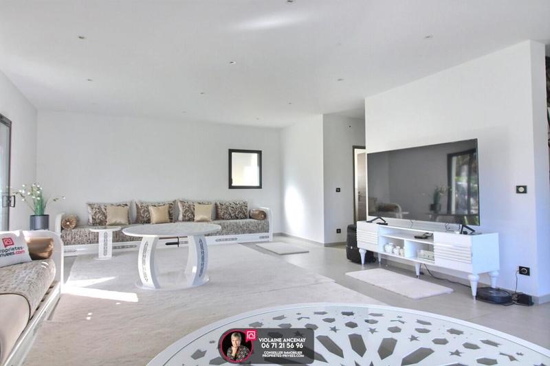 Maison - 364 m² - 9 pièces