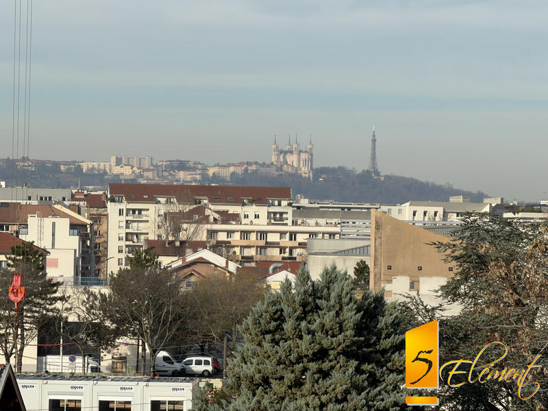 Appartement - 98 m² - 5 pièces