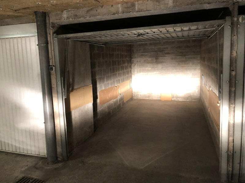 Parking / Garage - 12 m²