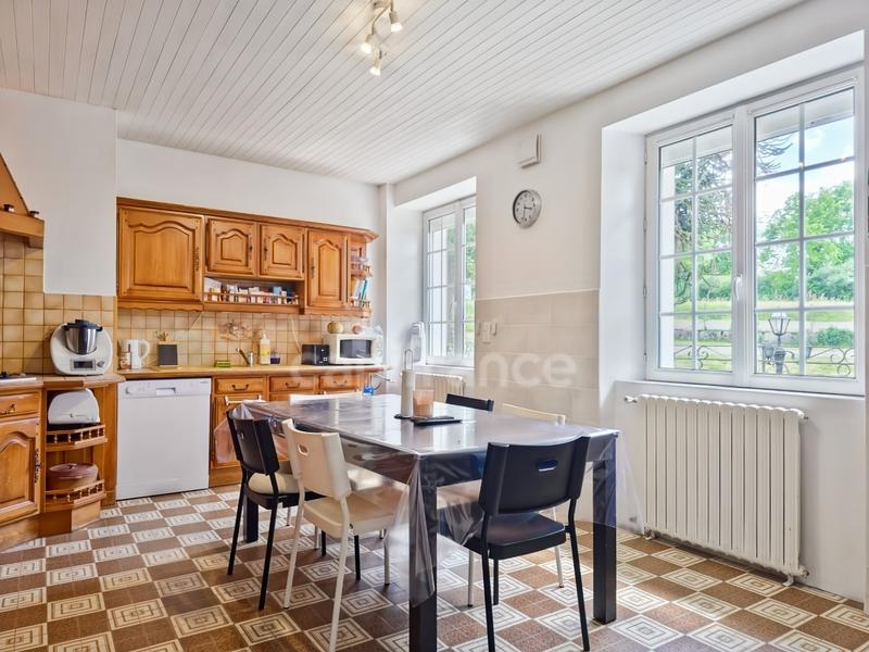 Maison - 178 m² - 8 pièces