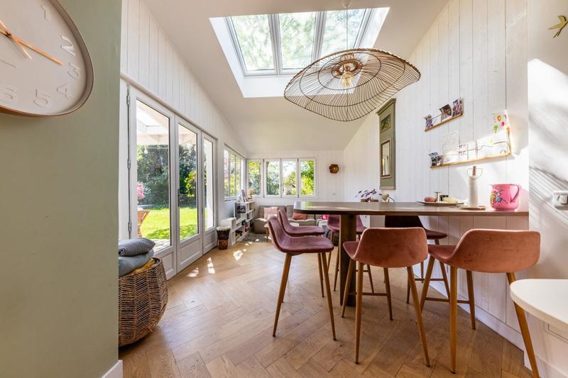 Maison - 220 m² - 7 pièces