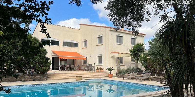 Mas - 300 m² - 7 pièces