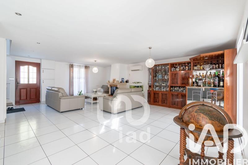 Maison - 200 m² - 10 pièces