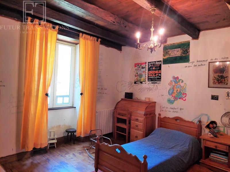 Maison - 137 m² - 6 pièces