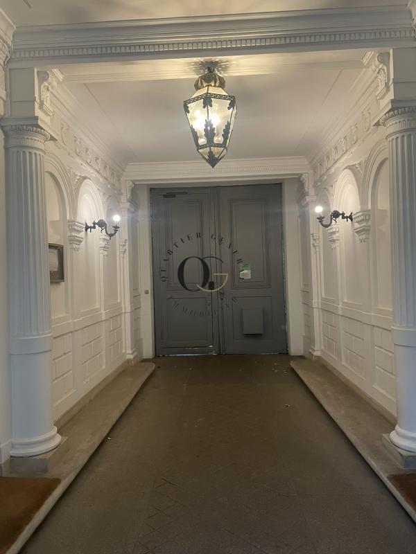 Local commercial - 128 m² - 3 pièces