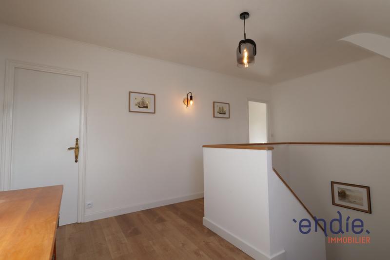 Maison - 232 m² - 8 pièces