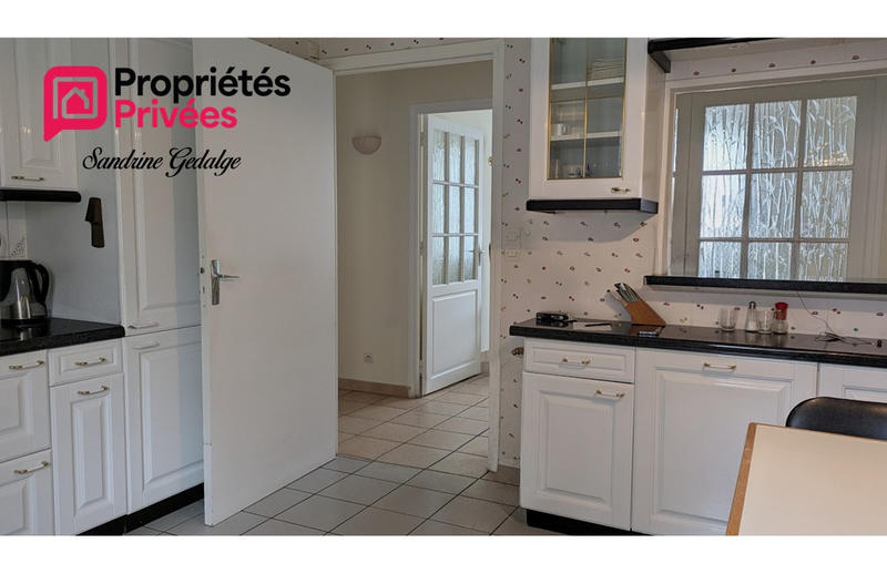 Maison - 195 m² - 9 pièces