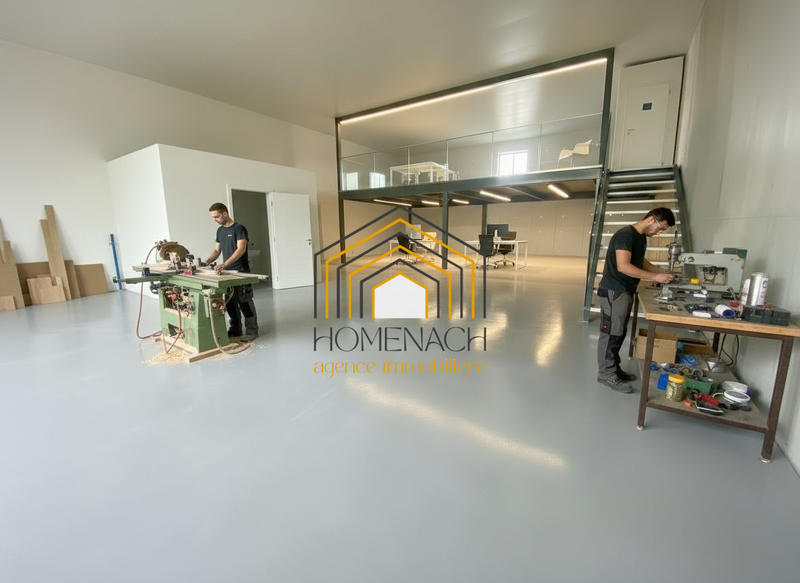 Local d'activités - 205 m²
