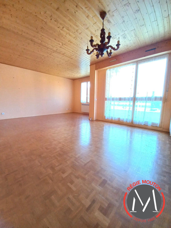 Appartement - 99 m² - 3 pièces