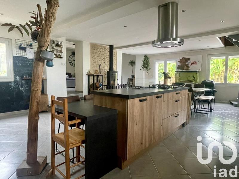 Maison - 209 m² - 8 pièces