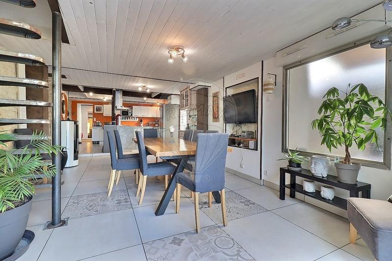 Maison - 162 m² - 6 pièces