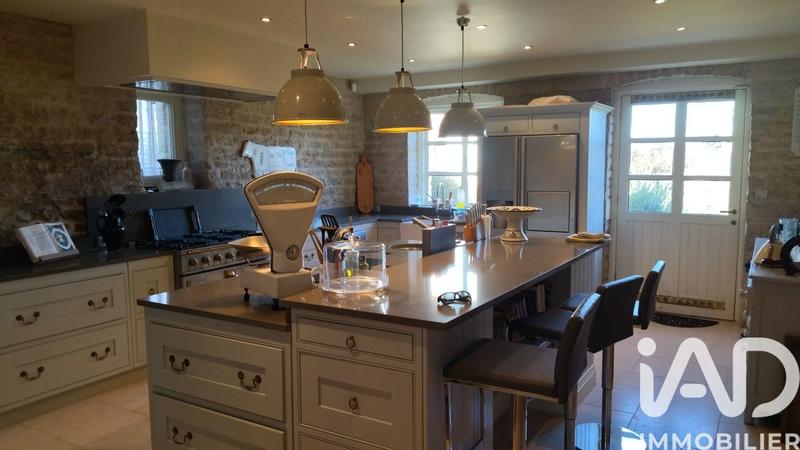 Maison - 470 m² - 13 pièces