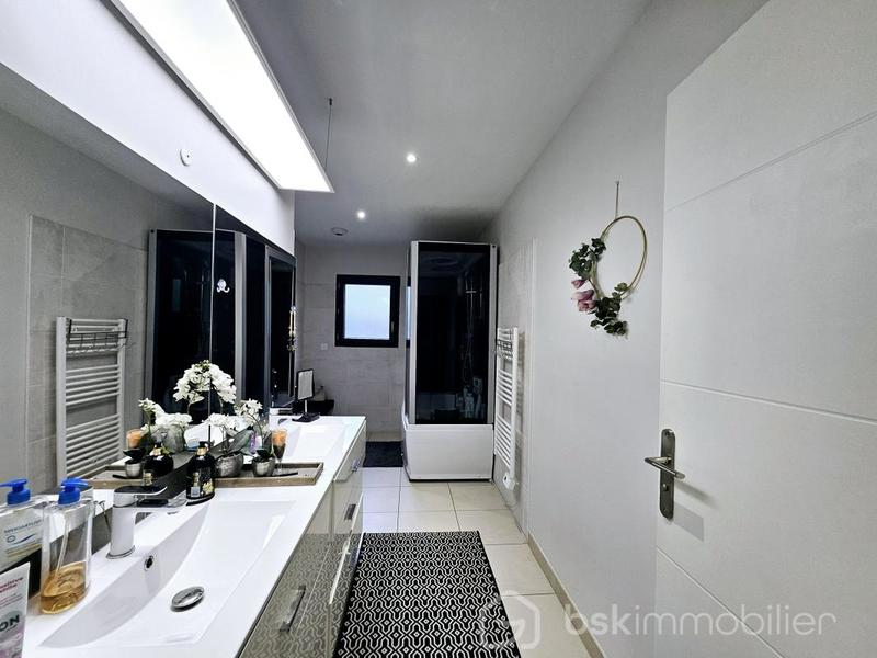 Maison - 128 m² - 4 pièces