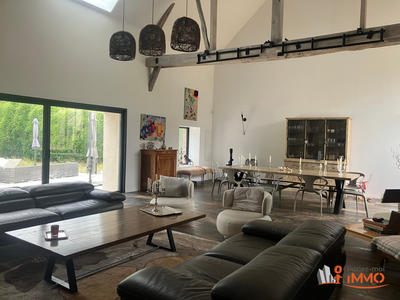 Maison - 301 m² - 8 pièces