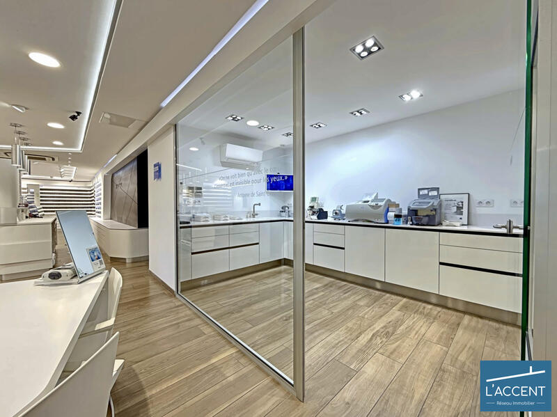 Local commercial - 200 m²