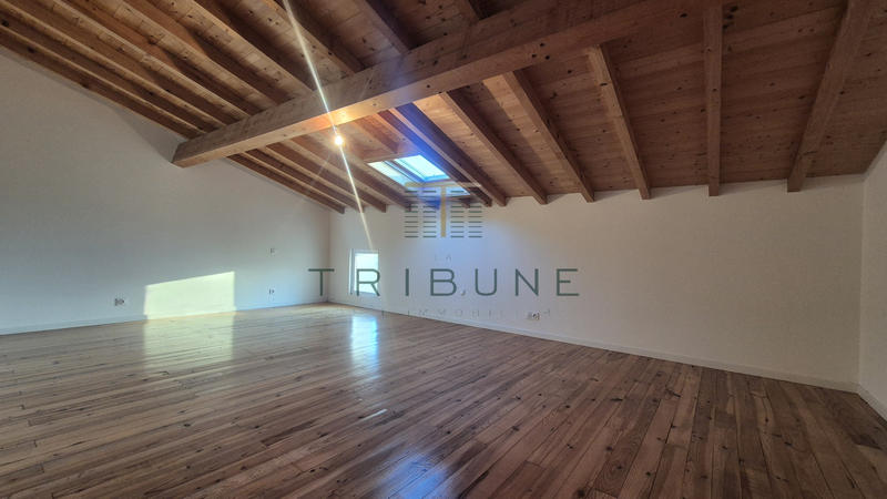 Maison - 270 m² - 7 pièces