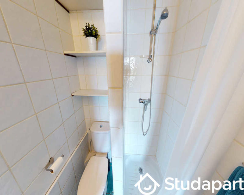 Chambre - 100 m² - 1 pièce