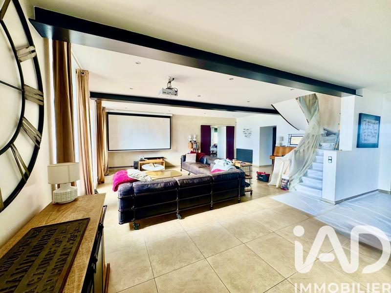 Maison - 363 m² - 7 pièces