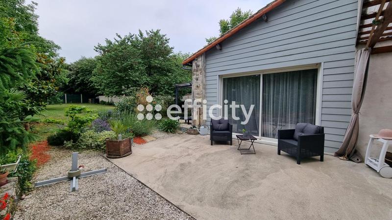 Maison - 235 m² - 8 pièces