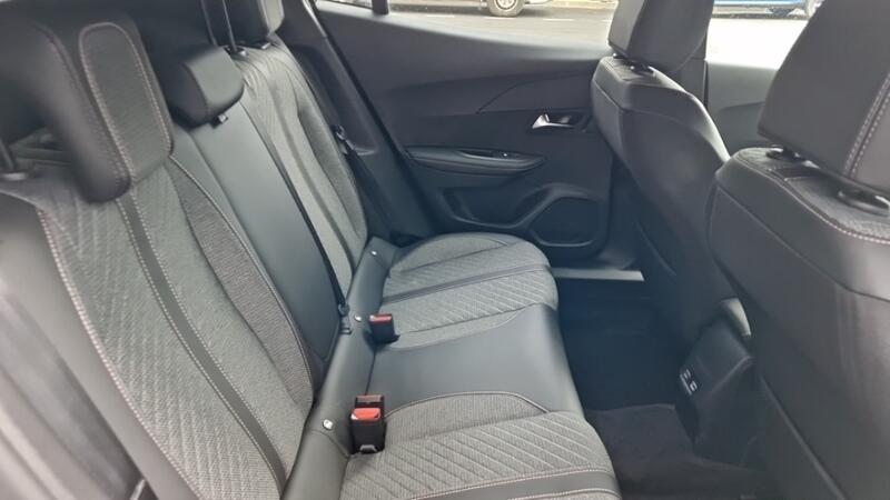 Peugeot 2008 Hybrid 145 E-Dcs6 Allure