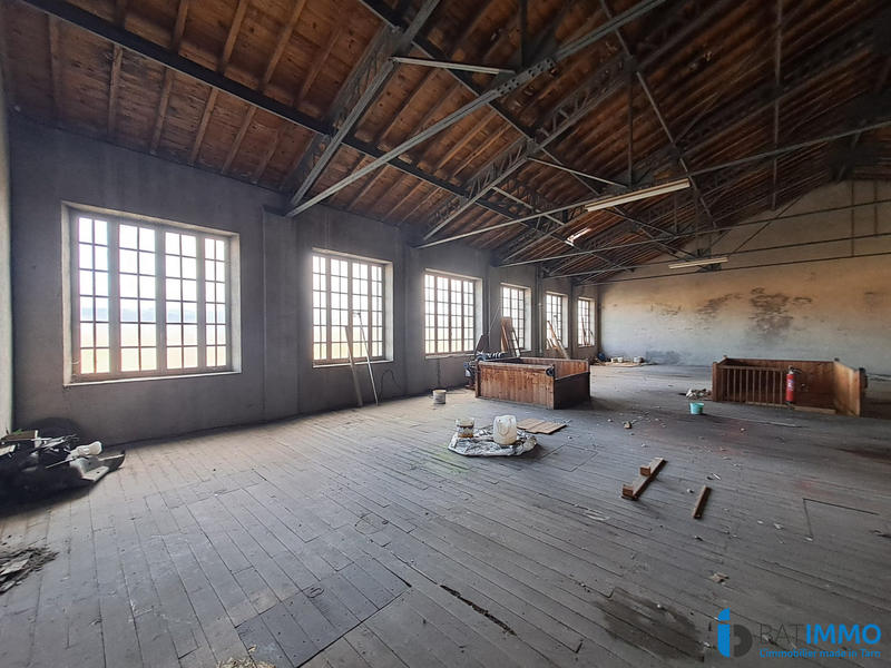 Local d'activités - 1 800 m²