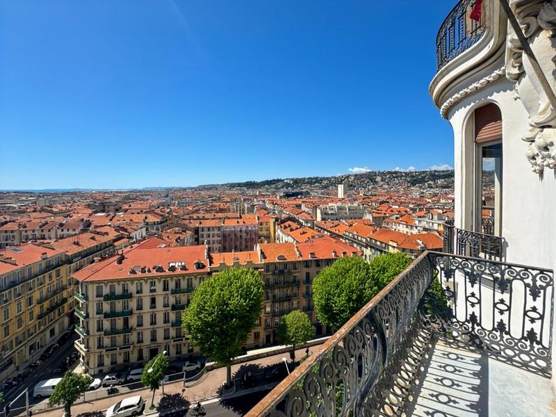 Appartement - 242 m² - 4 pièces