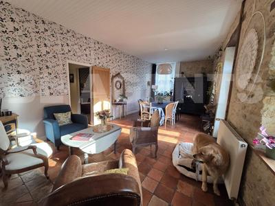 Maison - 804 m² - 28 pièces