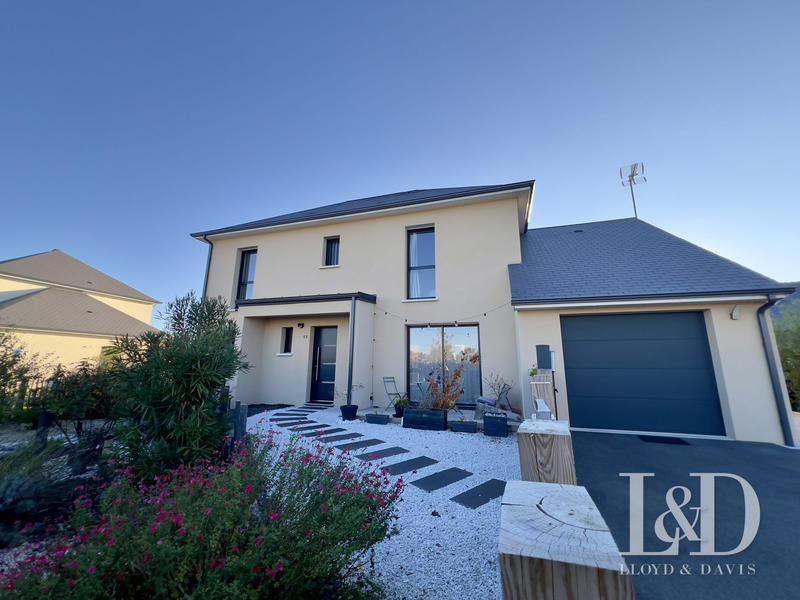 Maison contemporaine - 130 m² - 10 pièces