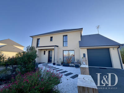 Maison contemporaine - 130 m² - 10 pièces
