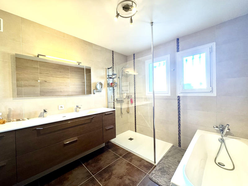 Maison - 134 m² - 5 pièces