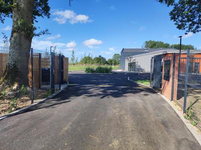 Entrepôt - 163 m² - 1 pièce