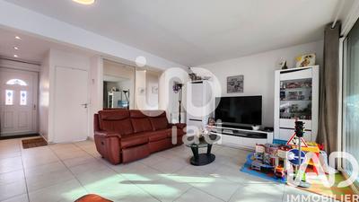 Maison - 99 m² - 4 pièces