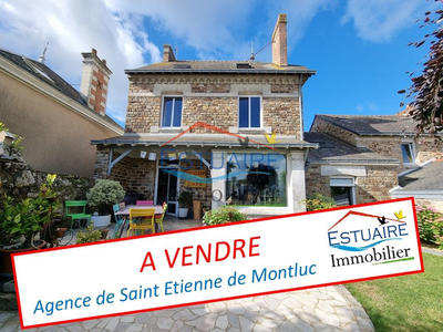 Maison - 239 m² - 10 pièces