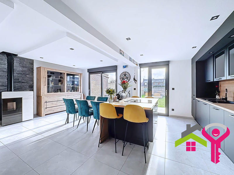 Maison - 96 m² - 4 pièces