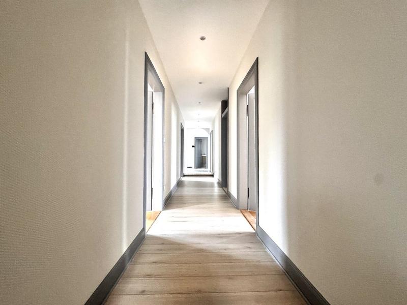 Appartement - 99 m² - 4 pièces