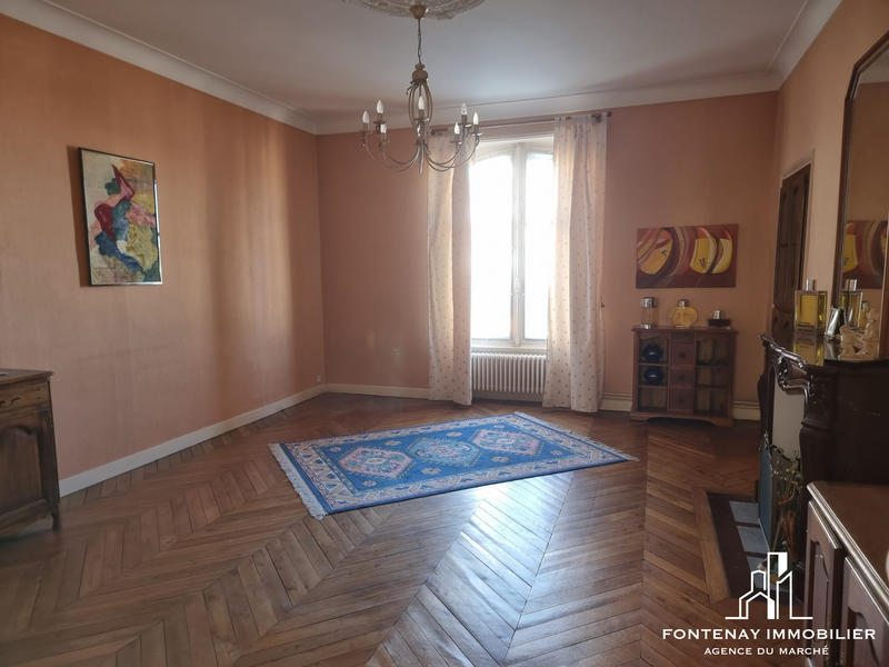 Maison - 385 m² - 10 pièces