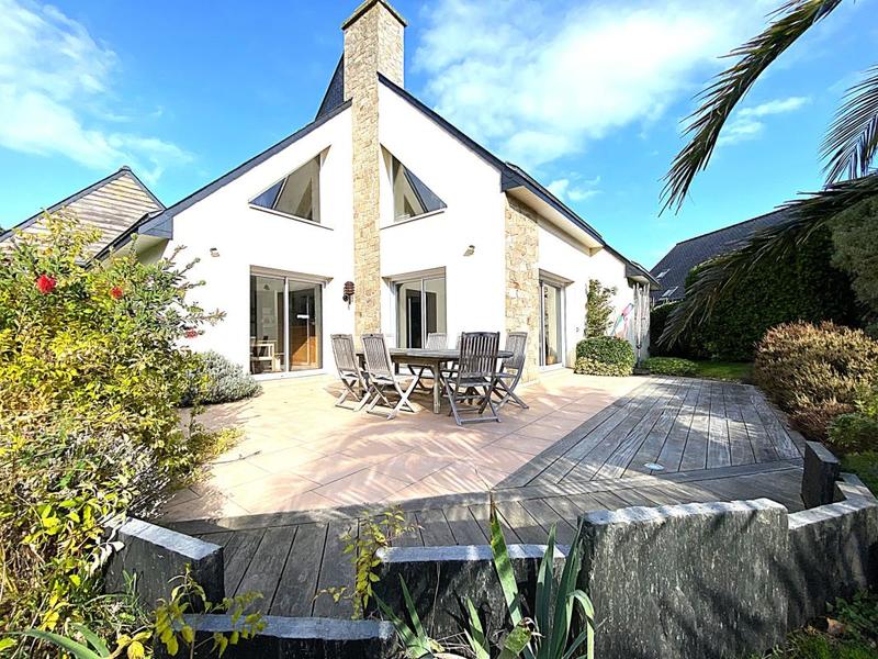 Maison - 177 m² - 7 pièces