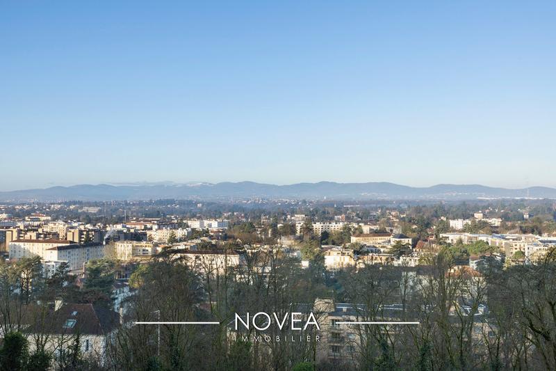 Appartement - 136 m² - 5 pièces