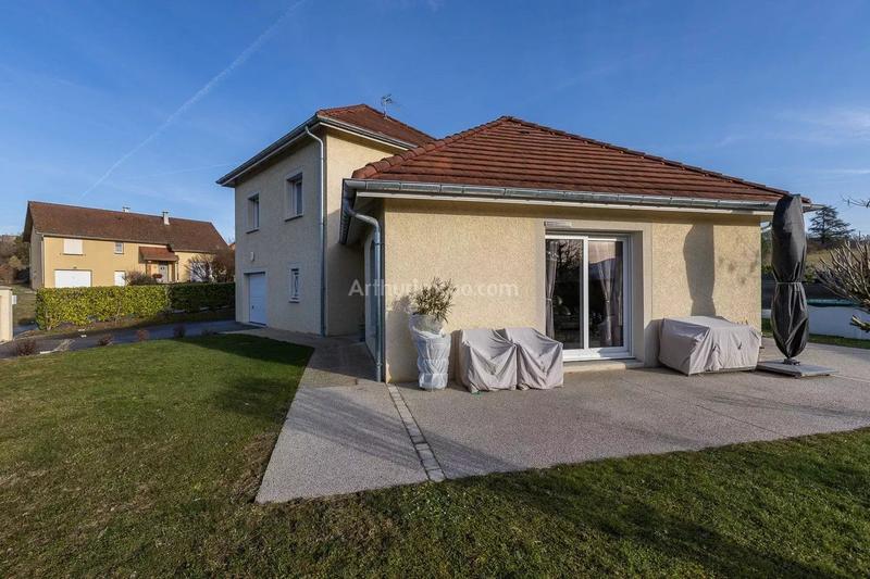 Maison - 102 m² - 4 pièces