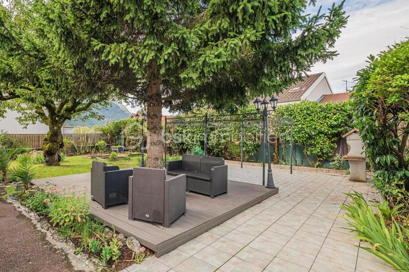 Villa - 223 m² - 5 pièces