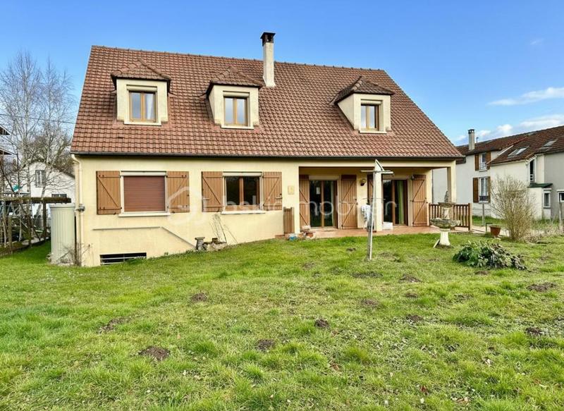 Maison - 175 m² - 8 pièces
