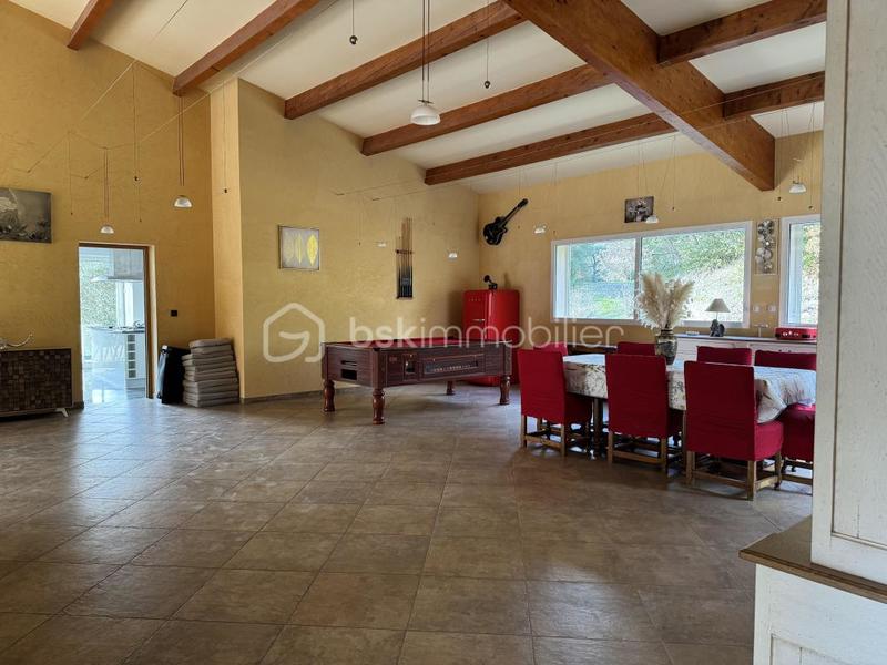 Demeure - 570 m² - 14 pièces