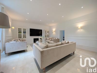 Maison - 286 m² - 10 pièces