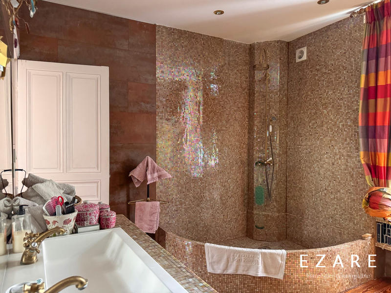 Maison - 211 m² - 9 pièces