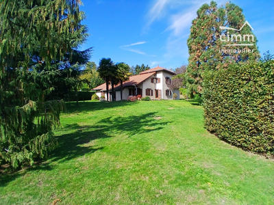Villa - 170 m² - 6 pièces