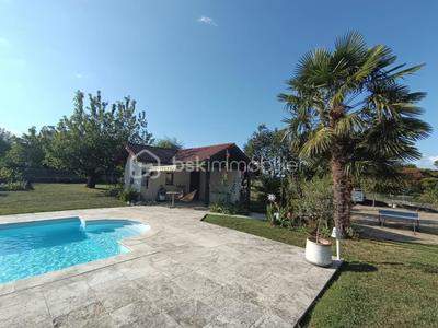 Maison traditionnelle - 103 m² - 4 pièces