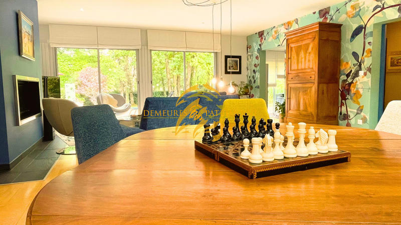 Maison traditionnelle - 175 m² - 5 pièces