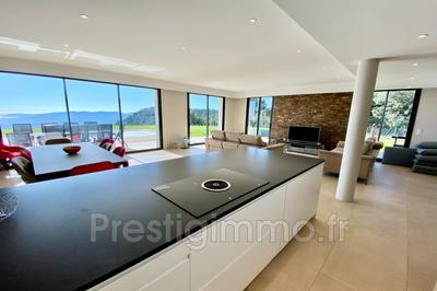 Maison contemporaine - 250 m² - 5 pièces