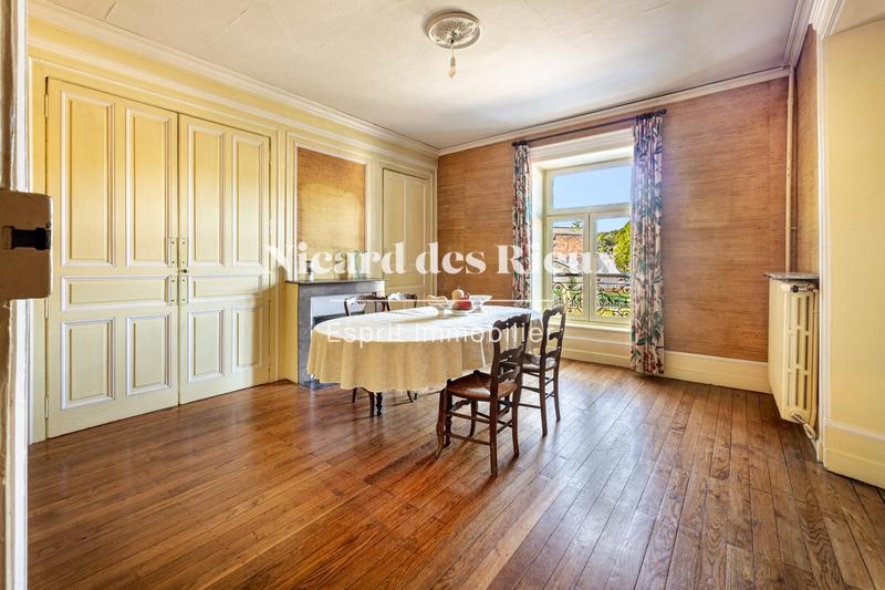 Maison - 278 m² - 12 pièces