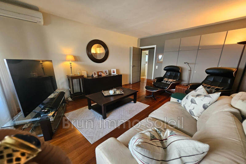 Appartement - 193 m² - 8 pièces